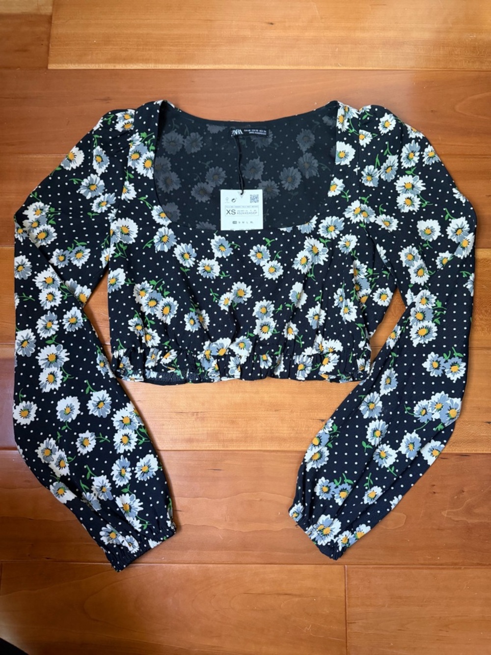 ZARA Black Daisy Print Long-Sleeve Crop Top